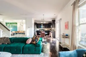 Near CLT Airport - 4BD - Backyard - Balcony - Clover