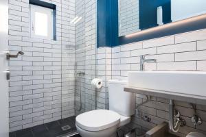 Pantheon square view 2