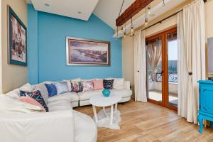 Beachfront Villa Adria - Happy Rentals