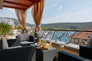 Beachfront Villa Adria - Happy Rentals