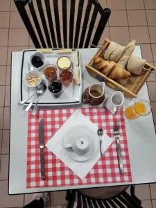 沃奇酒店 - 圣吉尔密斯