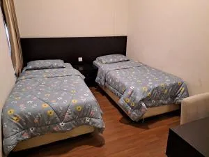 AZ Homestay 4 Waterpark Tickets - Kampong Balik Hutan