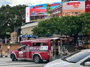 Nimman,shopping area,Mountain view,convenient