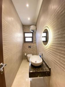 Sheikh Zayed luxury apartment with Arkan palm view