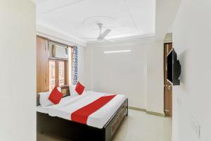 Hotel O South Plaza Near Qutab Minar Metro Station