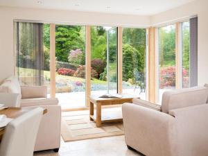 4 Bed in Keswick SZ267