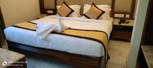 Hotel Saratharajans