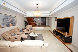 Beach bliss 3BR apartment Corniche Al Raha