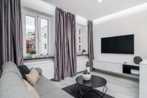 Beautiful WrocLoft Apartment by Renters