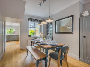 3 Bed in Keswick oc-sz029