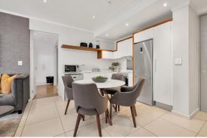 Sandton Smart Apartment Thirteen