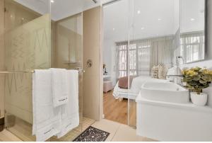 Sandton Smart Apartment Thirteen
