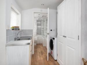 3 Bed in Keswick oc-sz337