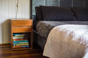 Beautiful Large Home, Big Bay Views, Open Fire