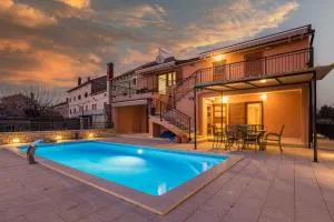 Villa Ana for 12 persons with private saltwater Pool - 尤尔希奇