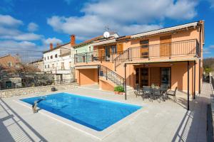 Villa Ana in Central Istria for 12 persons with private saltwater Pool