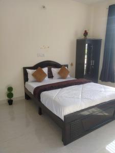 Nandi Skandagiri Guest House