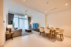 Marina Vista 1BD with beach access in Beachfront