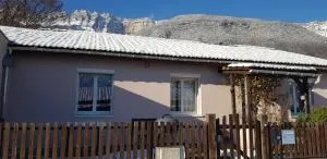 Gîte fabuleux, jardin, terrasse, parking - 圣皮耶尔德沙尔特勒斯