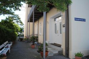 Panorama-Meerblick in der Villa Atlantic mit Strandkorb am Strand