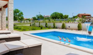 Villa Delle Rondini in Central Istria with Whirlpool and Sauna for 8 persons