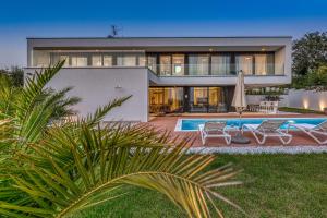 Luxury Villa Eleven near Rovinj for 10 persons only 4 km from the Beach 