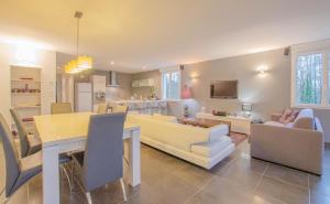 Maisons de vacances Hebergement 10G34 : photos des chambres