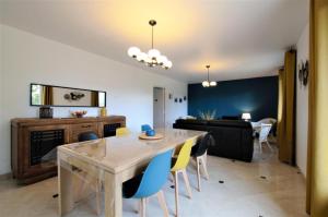 A la croisee des lacs