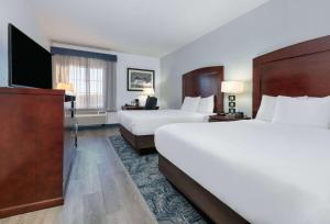 Queen Room with Two Queen Beds - Non-Smoking room in La Quinta by Wyndham Fort Worth NE Mall