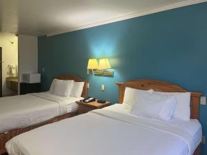 Motel 6 Portland, IN