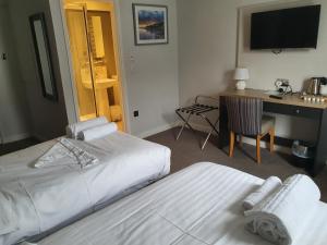 Twin Room room in Ship and Castle Hotel