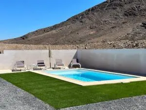 Villa en la montaña con piscina en Fuerteventura - Tesejerague