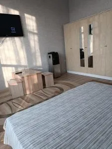 Ровный - Krasnoye Pole