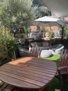 GRIMAUD Golf Saint Tropez Rez de jardin Vue piscine