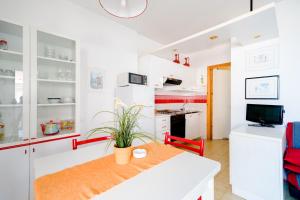 Appartamento a 20mt dal mare con piscina condominiale