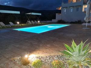 Elenis Pool Villa