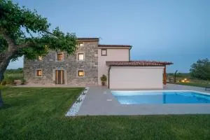Villa Fiore in Central Istria suitable for families and cyclists - Momjan