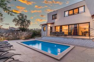 Villa Lelaina near Pula with private Pool and 3 km from the beach