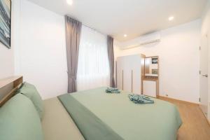 2BR townhome 300M walk to kata beach Fully equipped