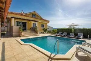 Villa Krase kids friendly for 10 persons near Rakalj with sauna - fitness & playground - Krasa