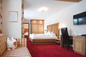 Family Suite room in Hotel Acerina superior