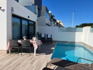 Luxury Three Bedroom Villa with Private pool and rooftop Solarium - Los Albaladejos