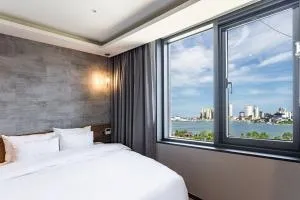 Sokcho Business Hotel CAMEL - Songjŏng-ni