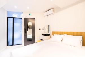 Phòng Standard giường đôi (Standard Double Room)