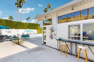 Palm Springs Regal Contemporary Permit# 4106