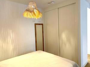 Cervantes céntrico con garaje