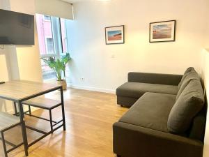 Cervantes céntrico con garaje