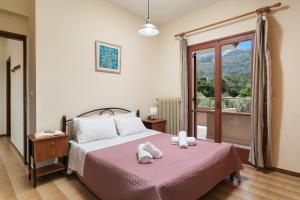 Garden House with Pool, 10min to center