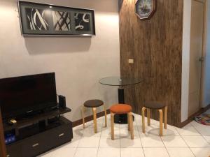 1BR Condo Unit W Fantastic View near US Embassy