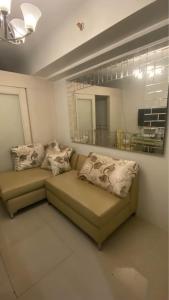 ndulge in opulence on a budget near MOA! Luxuriate in our Deluxe 1 Bedroom Units with stunning views. Enjoy free NETFLIX and an exceptional discount. Book now for a lavish and affordable escape!